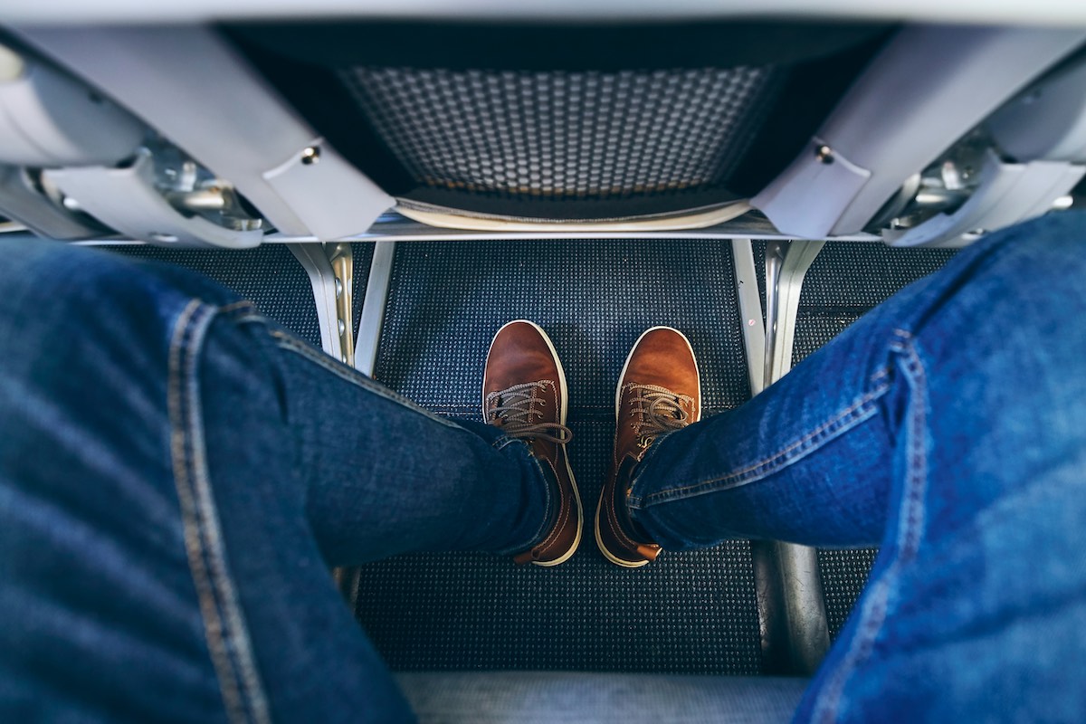 Women Have Had It With ‘ManSpreading’ On Flights As Man’s Sitting Position Goes Viral